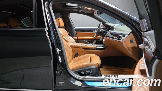 BMW 7 Series (G11) 740Li xDrive M Sport Package 2021 — фото 11