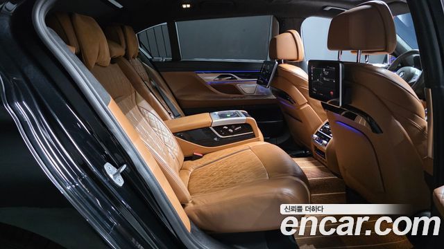 BMW 7 Series (G11) 740Li xDrive M Sport Package 2021 — фото 12