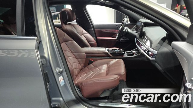 BMW 7 Series (G70) 740d xDrive M Sport 2024 — фото 12