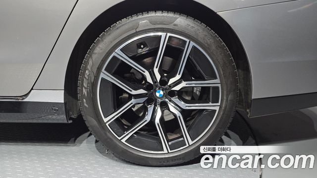 BMW 7 Series (G70) 740d xDrive M Sport 2024 — фото 21