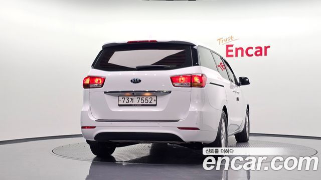 Kia Carnival 11-seater Deluxe 2015 — фото 4