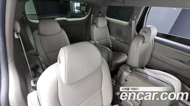 Kia Carnival 11-seater Deluxe 2015 — фото 13