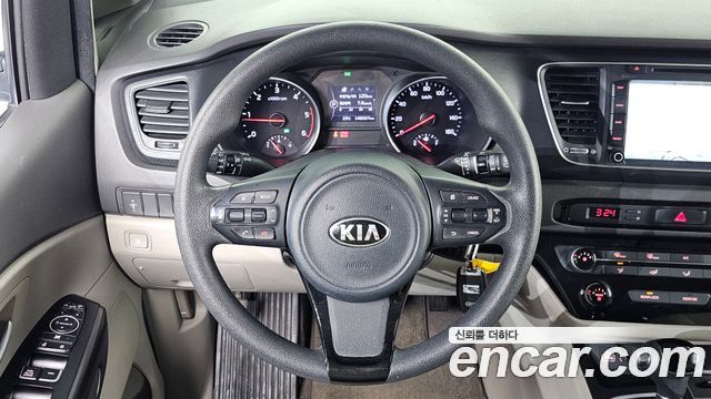 Kia Carnival 11-seater Deluxe 2015 — фото 16