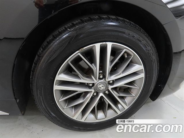 Hyundai Grandeur (IG) 2.4 Premium 2018 — фото 24