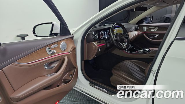 Mercedes-Benz E-Class (W213) E300 4MATIC Exclusive 2020 — фото 10