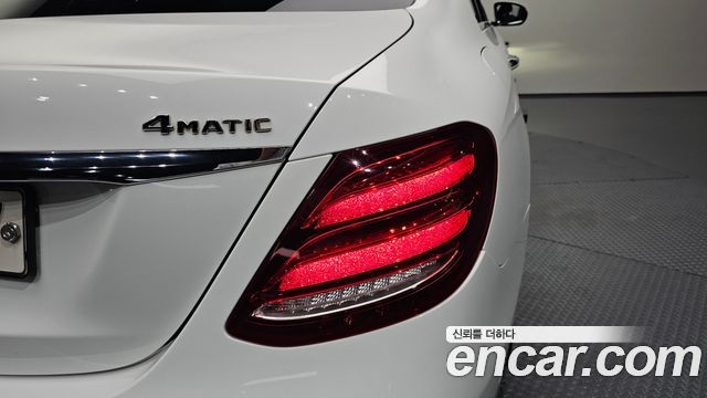 Mercedes-Benz E-Class (W213) E300 4MATIC Exclusive 2020 — фото 23