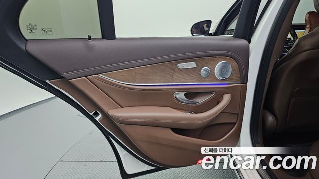 Mercedes-Benz E-Class (W213) E300 4MATIC Exclusive 2020 — фото 25