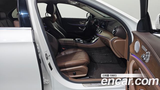 Mercedes-Benz E-Class (W213) E300 4MATIC Exclusive 2020 — фото 26