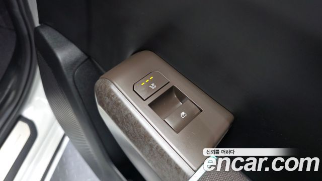 Kia EV4 Standard 2WD Earth 2026 — фото 19