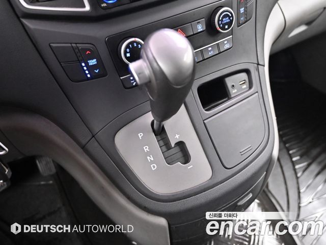 Hyundai Grand Starex Wagon 12-Seater Style 2019 — фото 9