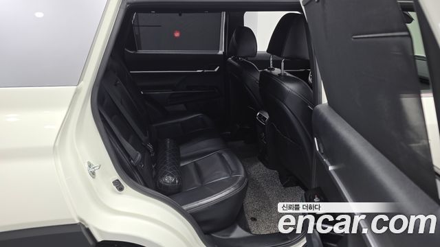 KG Mobility (SsangYong) Torres Gasoline 1.5 2WD T7 2023 — фото 11