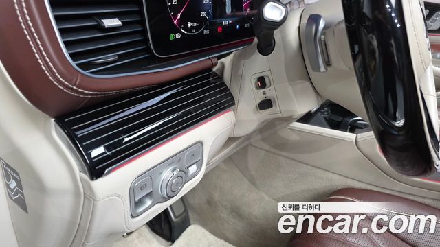 Mercedes-Benz GLS-Class (X167) Maybach GLS600 4MATIC Manufakur 2024 — фото 17