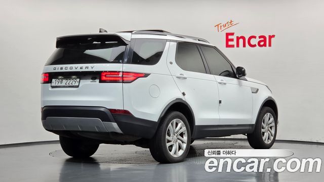 Land Rover Discovery 5 3.0 TD6 HSE 2017 — фото 2
