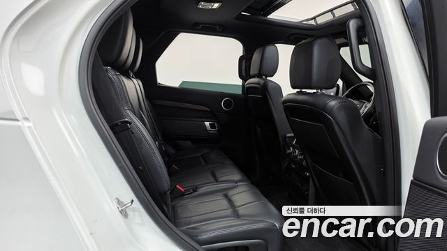 Land Rover Discovery 5 3.0 TD6 HSE 2017 — фото 12
