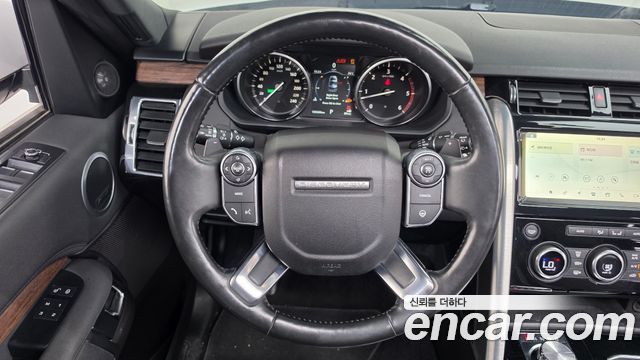 Land Rover Discovery 5 3.0 TD6 HSE 2017 — фото 13
