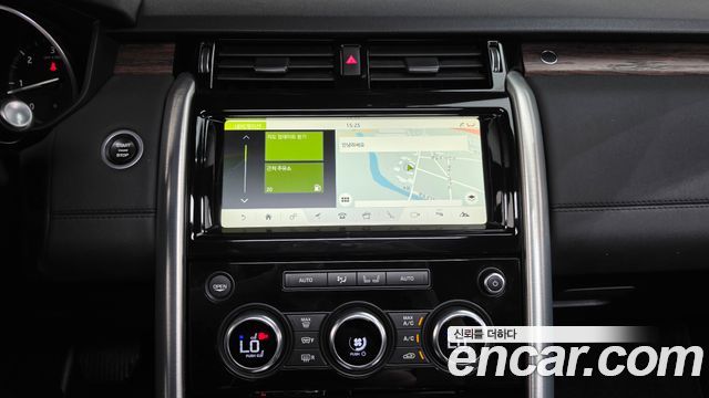 Land Rover Discovery 5 3.0 TD6 HSE 2017 — фото 14