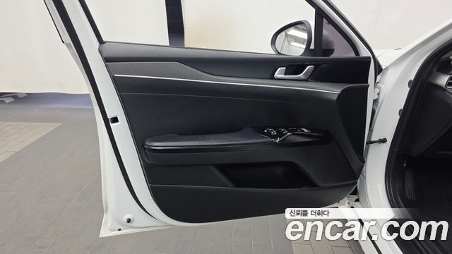 Kia K5 (III) 2.0 Trendy 2021 — фото 24