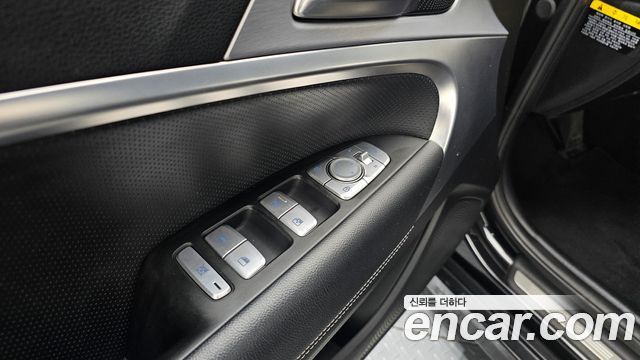 Genesis G70 2.0T Supreme 2018 — фото 27