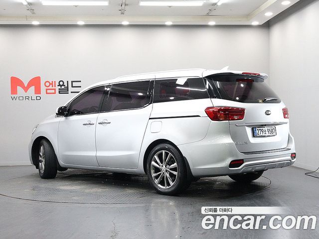 Kia Carnival 9-Seater Prstige 2019 — фото 4