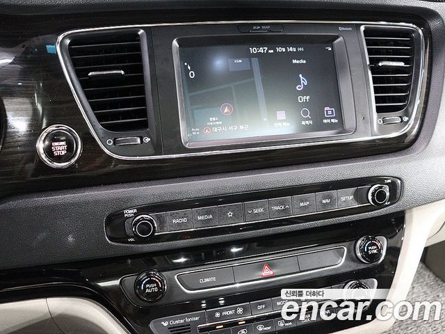 Kia Carnival 9-Seater Prstige 2019 — фото 16