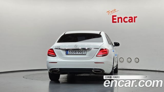 Mercedes-Benz E-Class (W213) E250 Avantgarde 2020 — фото 4