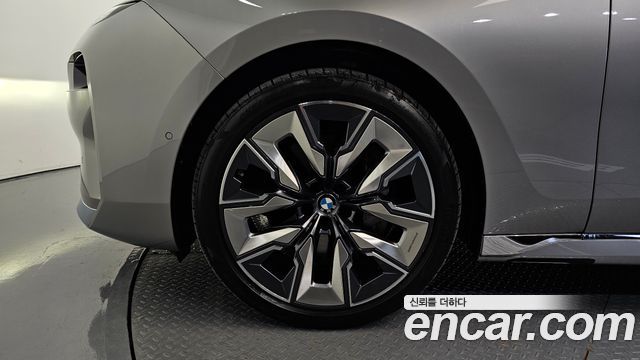 BMW 7 Series (G70) 740i xDrive M Sport Limited 2024 — фото 5