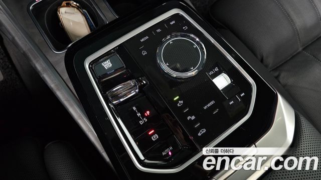 BMW 7 Series (G70) 740i xDrive M Sport Limited 2024 — фото 9