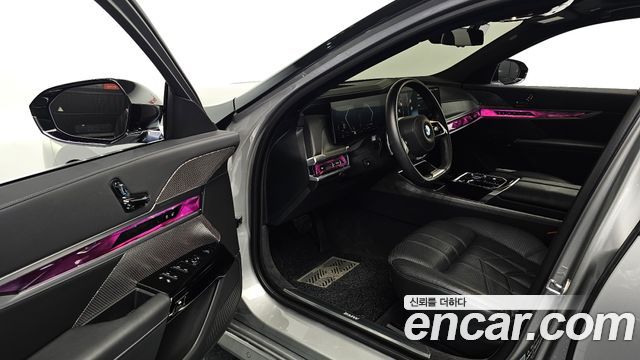 BMW 7 Series (G70) 740i xDrive M Sport Limited 2024 — фото 10