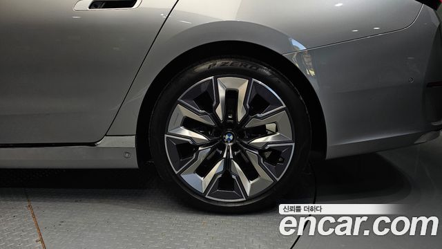 BMW 7 Series (G70) 740i xDrive M Sport Limited 2024 — фото 21
