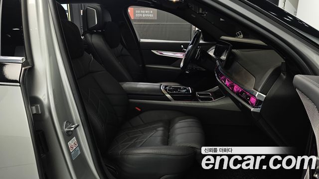 BMW 7 Series (G70) 740i xDrive M Sport Limited 2024 — фото 26