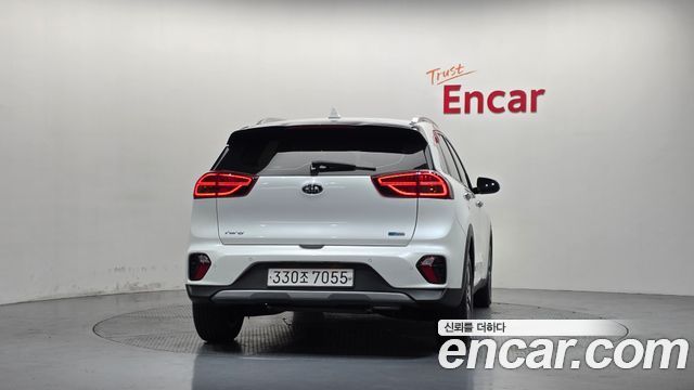 Kia Niro 1.6 HEV Noblesse Special 2020 — фото 4