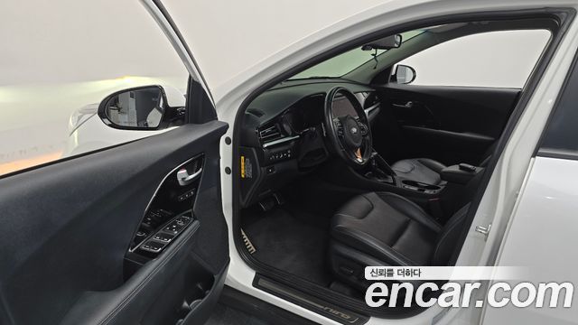 Kia Niro 1.6 HEV Noblesse Special 2020 — фото 10