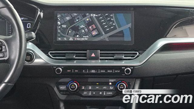Kia Niro 1.6 HEV Noblesse Special 2020 — фото 14