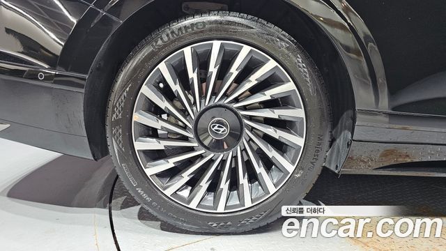Hyundai Grandeur (GN7) 2,5 Gasoline 2WD Calligraphy 2023 — фото 5