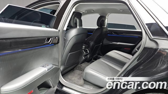 Hyundai Grandeur (GN7) 2,5 Gasoline 2WD Calligraphy 2023 — фото 12