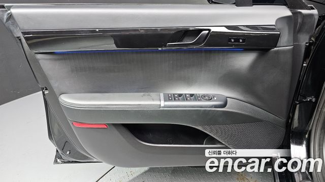 Hyundai Grandeur (GN7) 2,5 Gasoline 2WD Calligraphy 2023 — фото 24