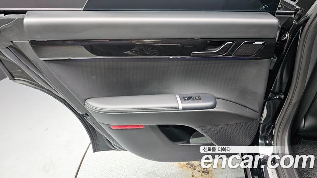 Hyundai Grandeur (GN7) 2,5 Gasoline 2WD Calligraphy 2023 — фото 25