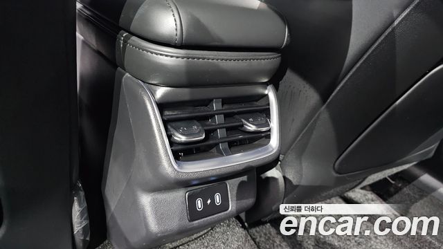 Hyundai Grandeur (GN7) 2,5 Gasoline 2WD Calligraphy 2023 — фото 36