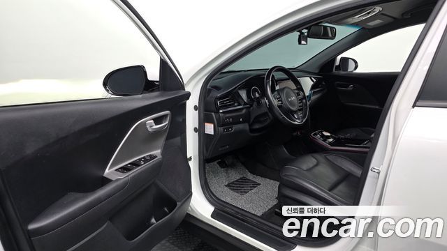 Kia Niro Plus Air 2023 — фото 10