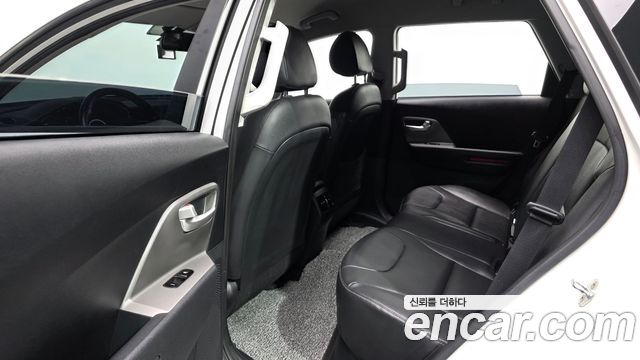 Kia Niro Plus Air 2023 — фото 11
