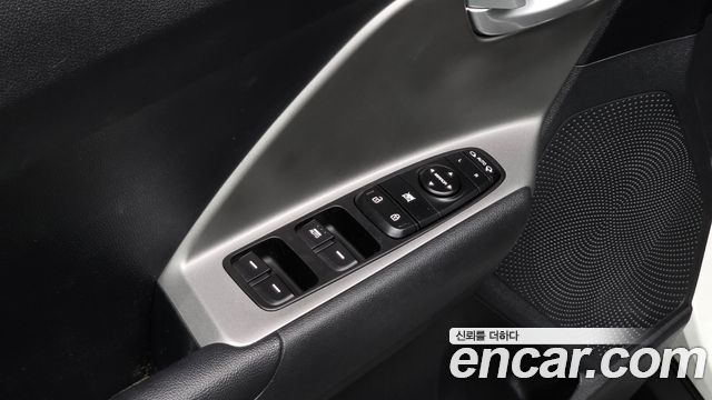Kia Niro Plus Air 2023 — фото 16