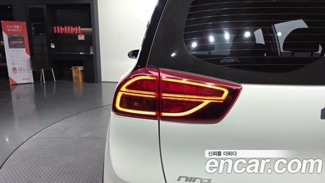 Kia Niro Plus Air 2023 — фото 23