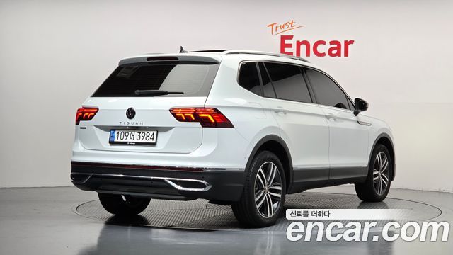 Volkswagen Tiguan Allspace 2.0 TSI Prestige 2023 — фото 2
