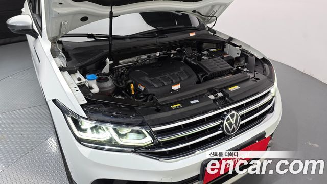 Volkswagen Tiguan Allspace 2.0 TSI Prestige 2023 — фото 6
