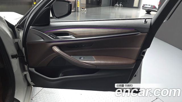 BMW 5 Series (G30) 530i Luxury Plus 2020 — фото 24