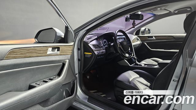 Hyundai Sonata (LF) 2.0 Smart 2015 — фото 10