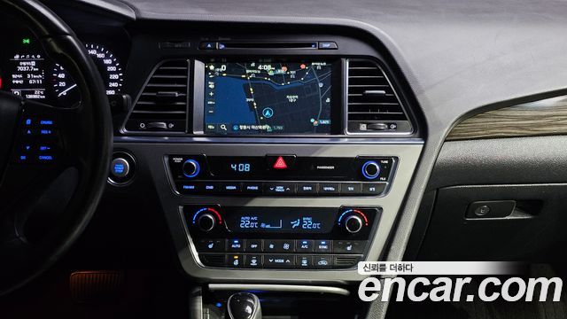 Hyundai Sonata (LF) 2.0 Smart 2015 — фото 16