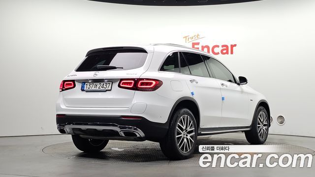 Mercedes-Benz GLC-Class (X253) GLC300e 4MATIC 2021 — фото 2