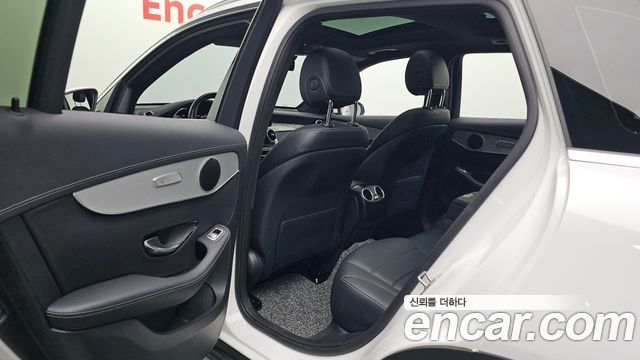 Mercedes-Benz GLC-Class (X253) GLC300e 4MATIC 2021 — фото 11