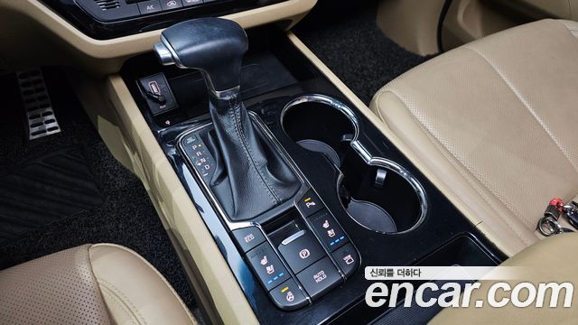 Kia Carnival 9-Seater Noblesse Special 2019 — фото 9